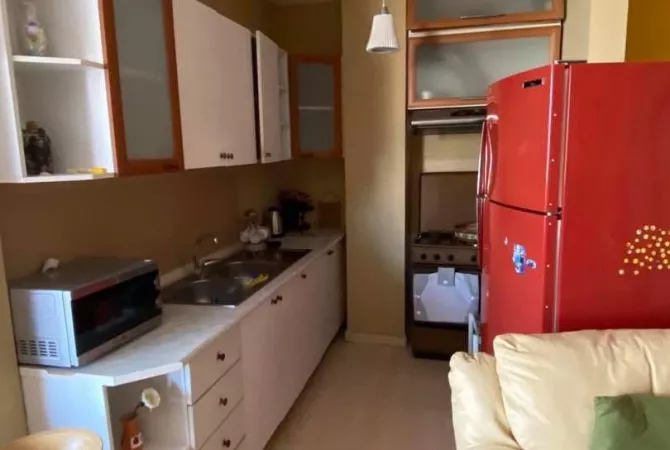 Shtepi me qera Apartament ne Tirane, 1+1, Mobilimi E mobiluar, Pagesa 550  Euro.
