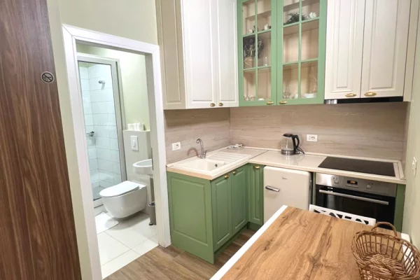 Shtepi ne shitje Apartament ne Tirane, 4+1, Mobilimi E mobiluar, Pagesa 635,000  Euro.