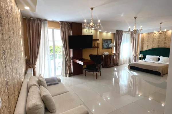 Shtepi ne shitje 4+1 ne Tirane - 635,000 Euro