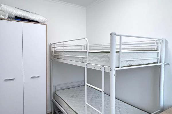 Shtepi ne shitje Apartament ne Tirane, 2+1, Mobilimi E mobiluar, Pagesa 139,000  Euro.