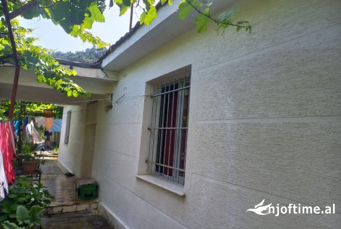 Shtepi ne shitje 2+1 ne Tirane - 105,000 Euro