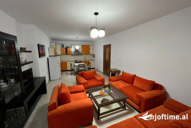 Shtepi me qera 2+1 ne Tirane - 700 Euro