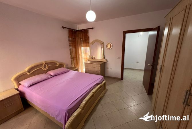 Shtepi me qera 2+1 ne Tirane - 700 Euro