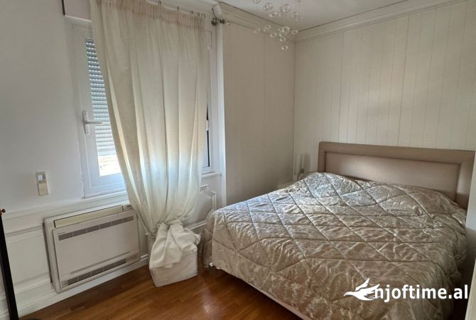 Shtepi me qera 2+1 ne Tirane - 2,000 Euro