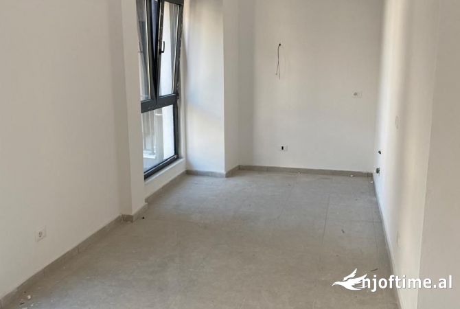 Shtepi me qera 2+1 ne Tirane - 80,000 Leke