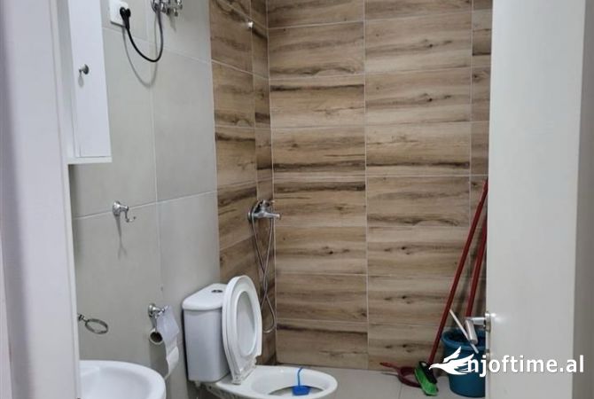 Shtepi me qera 1+1 ne Tirane - 45,000 Leke