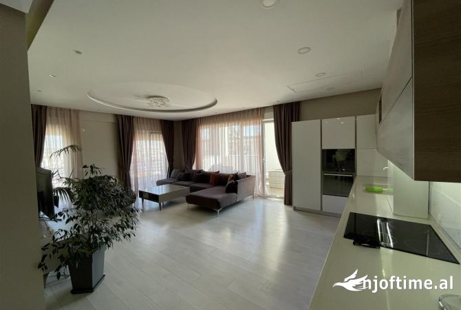 Shtepi me qera 3+1 ne Tirane - 1,300 Euro