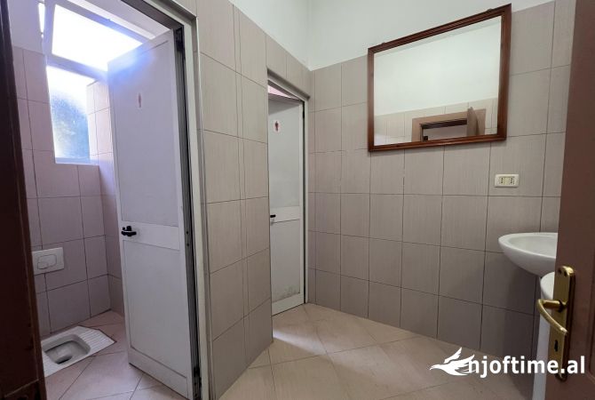 Jepet Ambient me qera per Klinike tek Blloku i Vilave , Komune.