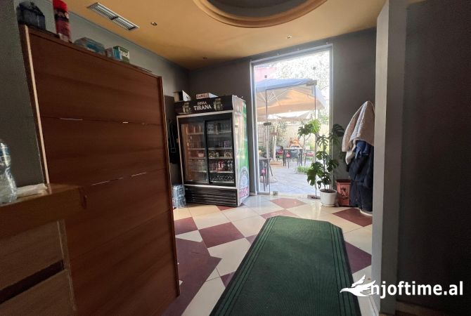 Ambient biznesi me qera 3+1 ne Tirane - 2,000 Euro