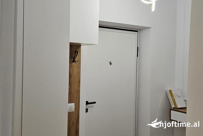 Shtepi me qera 1+1 ne Tirane - 60,000 Leke