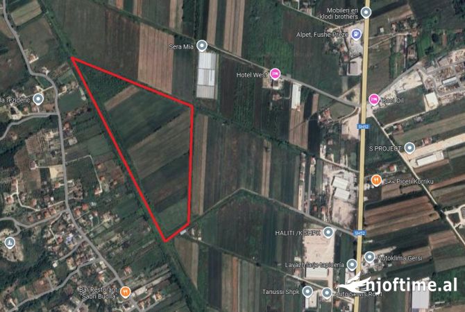 Truall ose Toke  ne Tirane - 500,000 Euro