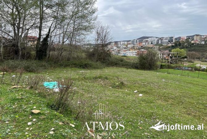 Truall ose Toke  ne Tirane - 240,000 Euro