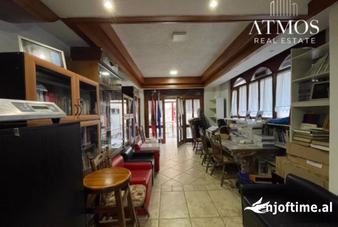Ambient biznesi me qera 3+1 ne Tirane - 700 Euro