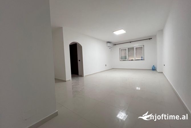 Shtepi me qera 2+1 ne Tirane - 85,000 Leke