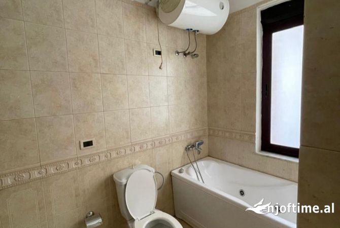 Shtepi me qera 2+1 ne Tirane - 80,000 Leke