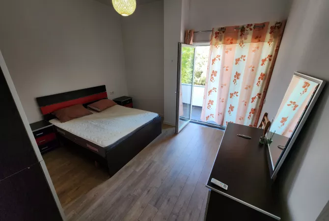 Shtepi me qera Apartament ne Tirane, 2+1, Mobilimi E mobiluar, Pagesa 800  Euro.