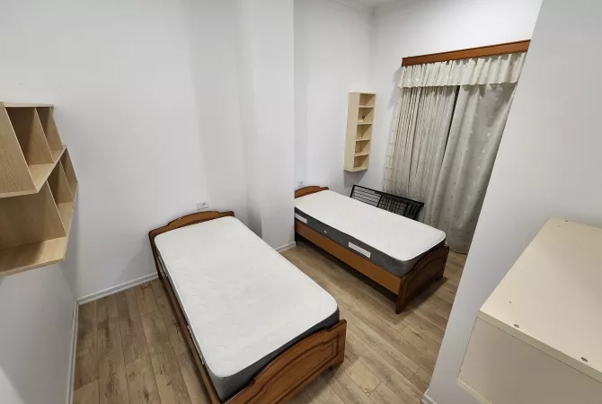 Shtepi me qera Apartament ne Tirane, 2+1, Mobilimi E mobiluar, Pagesa 800  Euro.