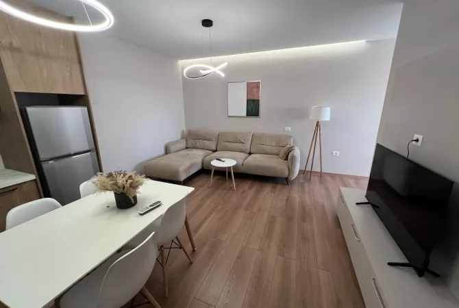 Shtepi me qera Apartament ne Tirane, 2+1, Mobilimi E mobiluar, Pagesa 850  Euro.