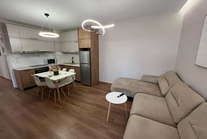 Shtepi me qera Apartament ne Tirane, 2+1, Mobilimi E mobiluar, Pagesa 850  Euro.