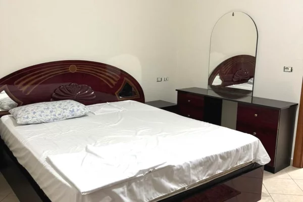 Shtepi me qera Apartament ne Tirane, 2+1, Mobilimi E mobiluar, Pagesa 70,000  Leke.