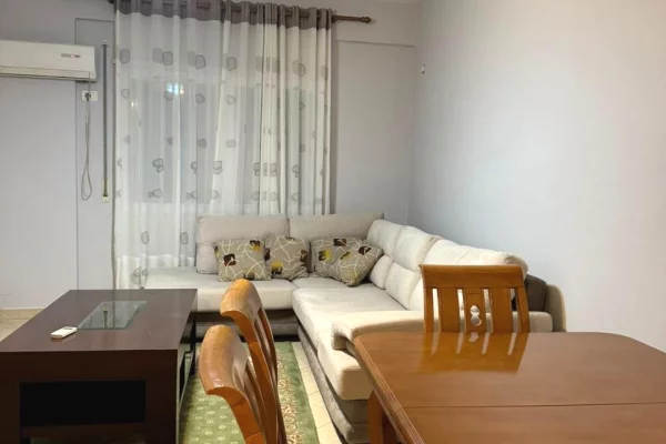 Shtepi me qera Apartament ne Tirane, 2+1, Mobilimi E mobiluar, Pagesa 70,000  Leke.