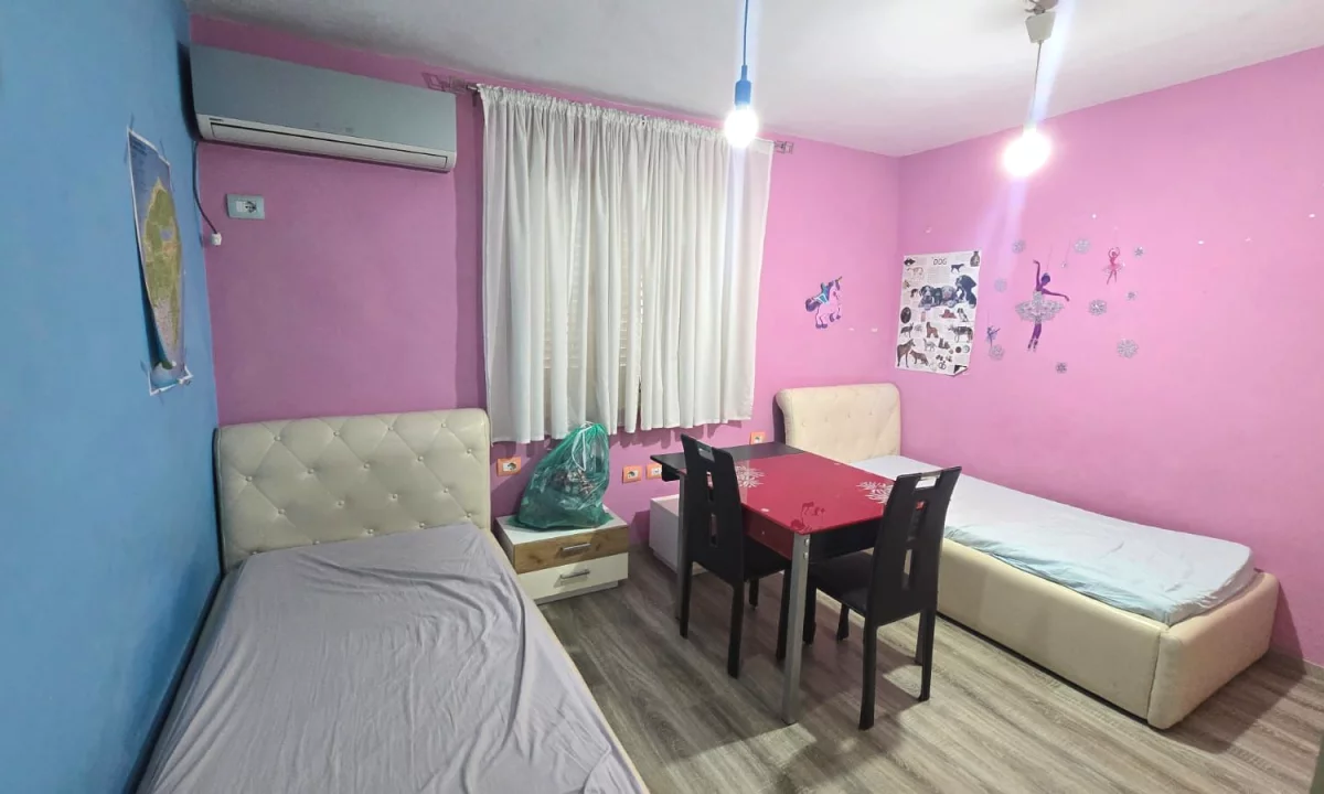 Shtepi me qera Apartament ne Tirane, 2+1, Mobilimi E mobiluar, Pagesa 650  Euro.