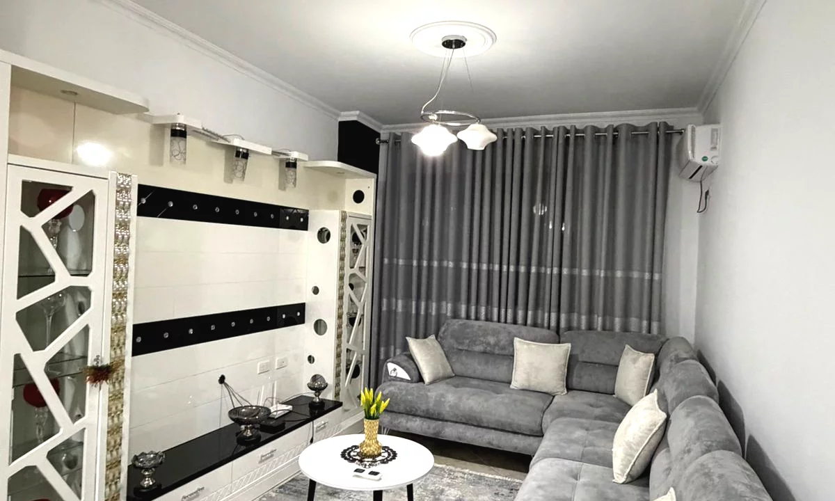 Appartamento in affitto a Tirana 1+1, Arredato