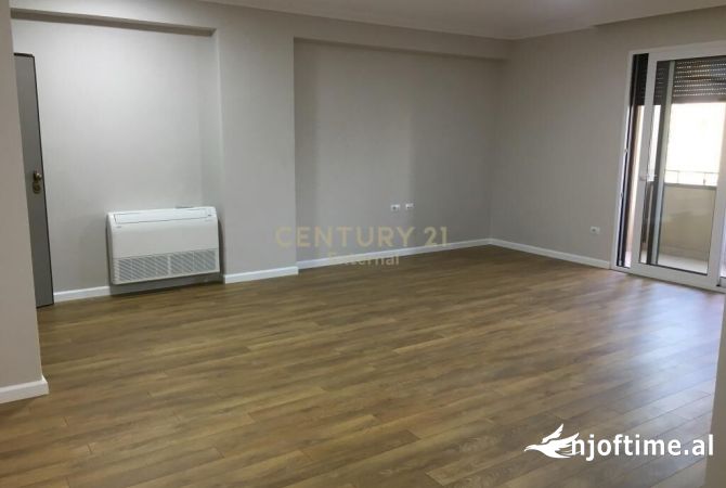 Ambient biznesi me qera 3+1 ne Tirane - 1,000 Euro