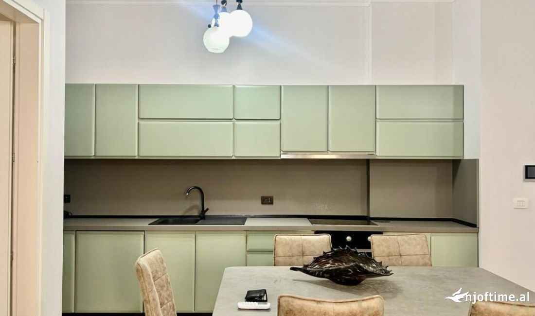 Shtepi me qera Apartament ne Tirane, 2+1, Mobilimi E mobiluar, Pagesa 1,500  Euro.