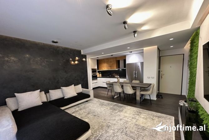 Shtepi me qera 2+1 ne Tirane - 2,500 Euro