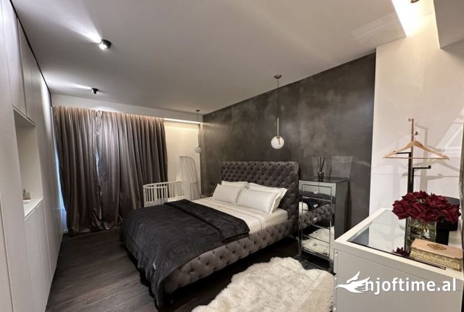 Shtepi me qera 2+1 ne Tirane - 2,500 Euro
