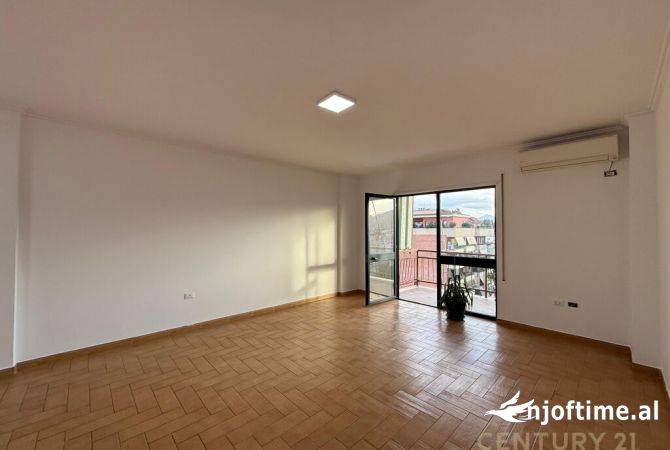 Ambient biznesi me qera 3+1 ne Tirane - 2,000 Euro