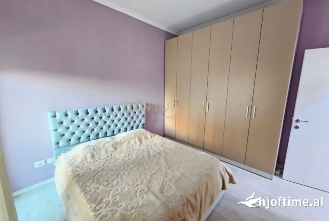 Shtepi ne shitje Apartament ne Tirane, 2+1, Mobilimi E mobiluar, Pagesa 190,000  Euro.