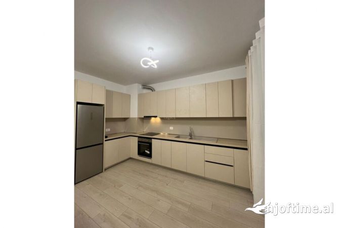 Shtepi me qera Apartament ne Tirane, 2+1, Mobilimi E mobiluar, Pagesa 650  Euro.