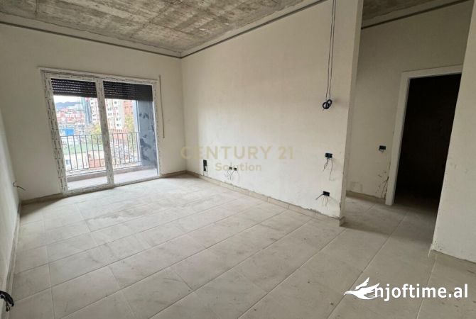 Shtepi ne shitje Apartament ne Tirane, 1+1, Mobilimi Bosh, pa mobiluar, Pagesa 105,000  Euro.