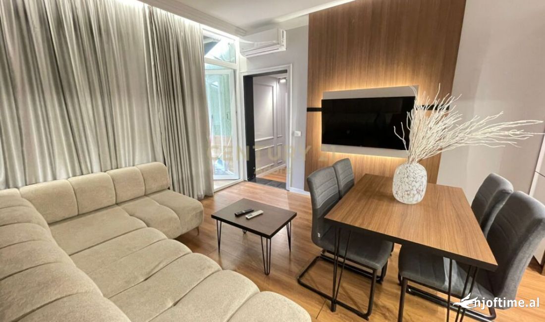 Shtepi me qera Apartament ne Tirane, 2+1, Mobilimi E mobiluar, Pagesa 900  Euro.