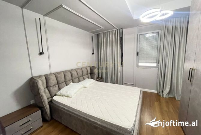 Shtepi me qera Apartament ne Tirane, 2+1, Mobilimi E mobiluar, Pagesa 900  Euro.