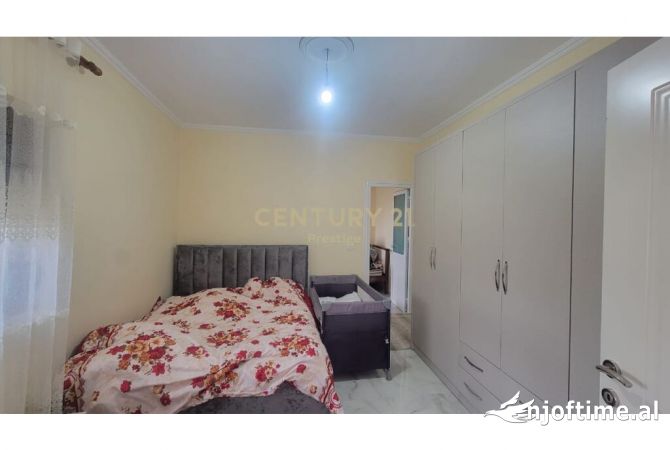 Shtepi me qera Apartament ne Tirane, 2+1, Mobilimi E mobiluar, Pagesa 450  Euro.