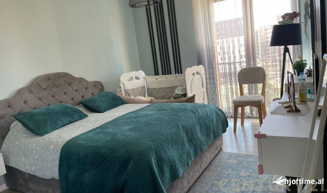 Shtepi ne shitje Apartament ne Tirane, 2+1, Mobilimi E mobiluar, Pagesa 240,000  Euro.