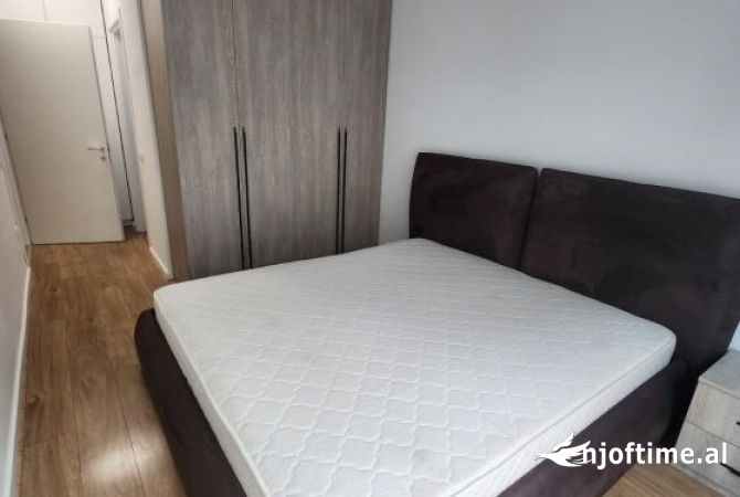Shtepi me qera 2+1 ne Tirane - 800 Euro