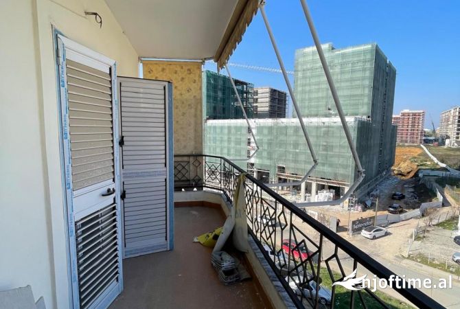 Shtepi ne shitje Apartament ne Tirane, 3+1, Mobilimi Pjeserisht e mobiluar, Pagesa 187,000  Euro.