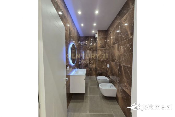 Shtepi me qera 3+1 ne Tirane - 1,600 Euro
