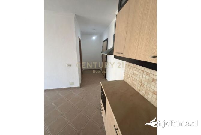 Shtepi ne shitje 1+1 ne Tirane - 92,000 Euro