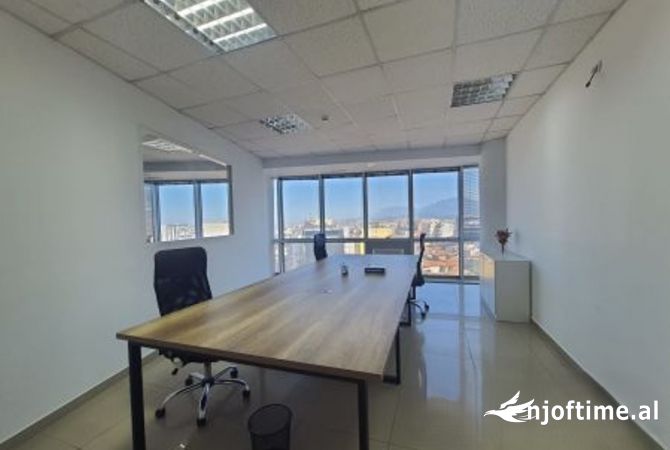 Ambient biznesi me qera 3+1 ne Tirane - 2,000 Euro
