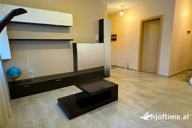 Shtepi me qera 2+1 ne Tirane - 560 Euro