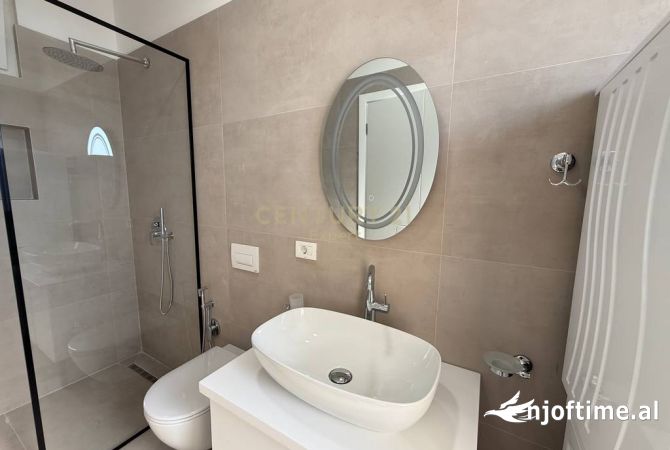Shtepi me qera 2+1 ne Tirane - 800 Euro