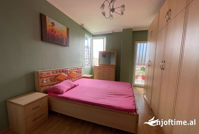 Shtepi me qera Apartament ne Tirane, 2+1, Mobilimi E mobiluar, Pagesa 50,000  Leke.