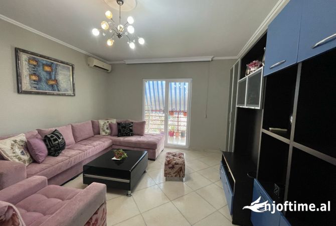 Shtepi me qera 2+1 ne Tirane - 50,000 Leke