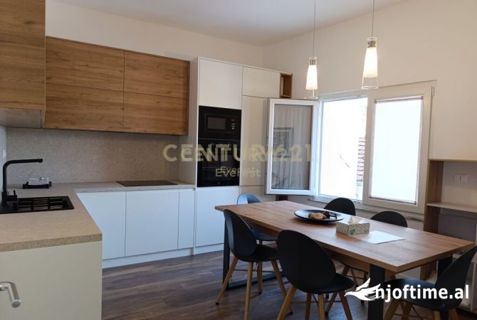 Shtepi me qera 2+1 ne Tirane - 800 Euro