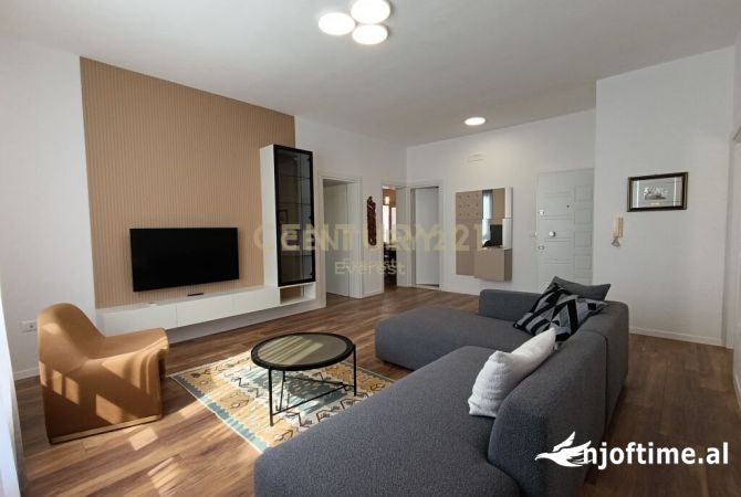 Shtepi me qera 2+1 ne Tirane - 800 Euro